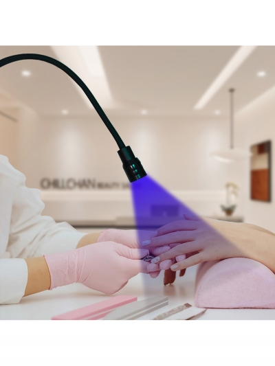 Фото: LED-лампа для наращивания ресниц на струбцине LashRay, 10 ВТ-10 LED-лампа для наращивания ресниц на струбцине LashRay, 10 ВТ-10